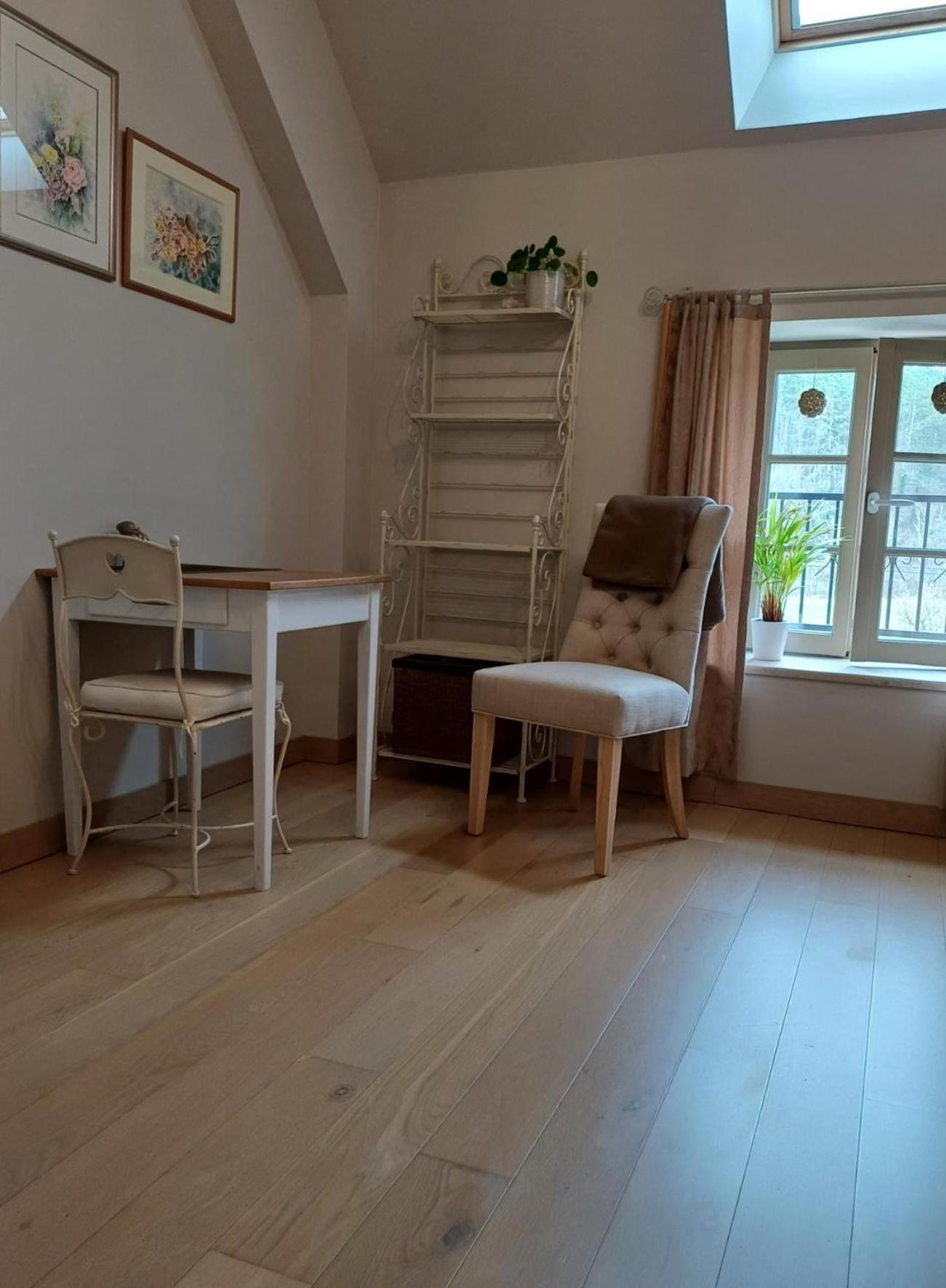 Le Repos Coquelicot Bed & Breakfast Montillot Exterior photo