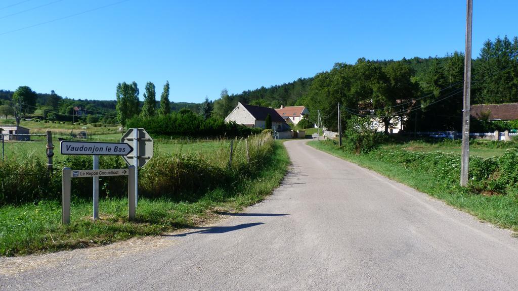 Le Repos Coquelicot Bed & Breakfast Montillot Exterior photo